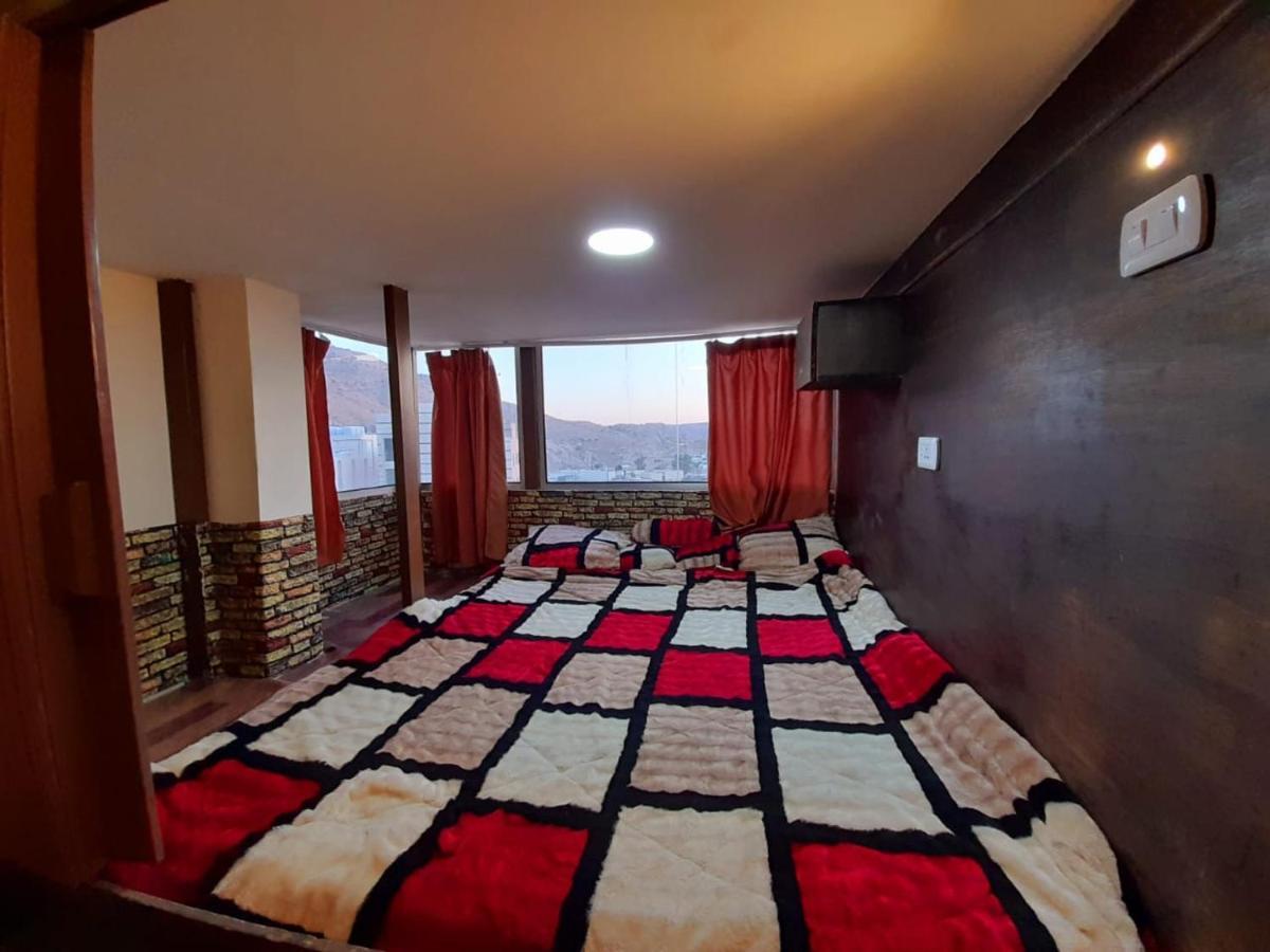 Petra Cabin Hostel 와디무사 외부 사진